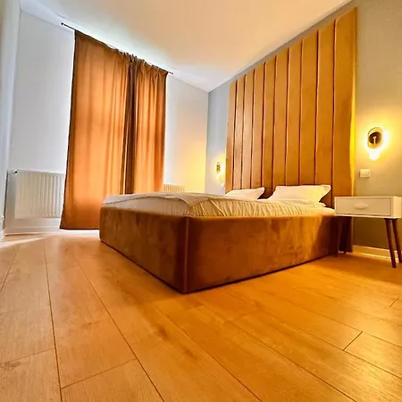 Apartment Lv Luxury - One Minute Away From Train Station Predeal